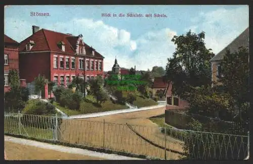 147232 Ansichtskarte Stössen Stößen um 1920 Blick in die Schulstr. mit Schule