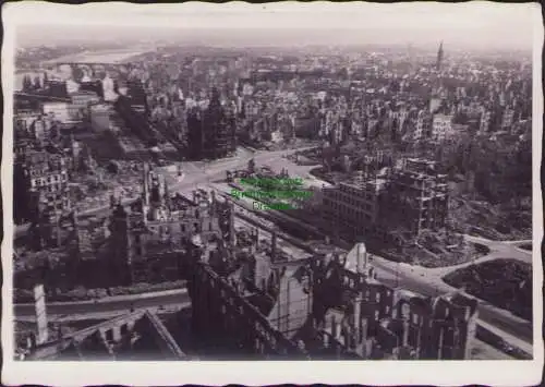 158261 Hahn Foto AK 6 Dresden Luftbild Altstadt 1946 teilweise beräumt Ruinen