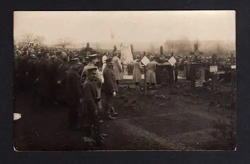 102359 Ansichtskarte Militär Beredigung Bestattung Friedhof Russen Franzosen Chemnitz 1915