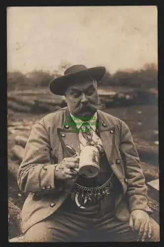 150398 AK Peine 1907 Bauer in Tracht mit Bierhumpen Souvenirkette