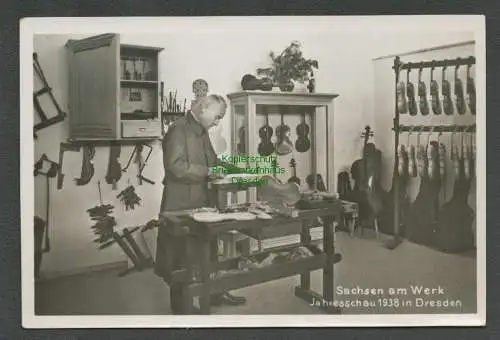 137316 AK Dresden 1938 Sachsen am Werk Geigenbauer Musikinstrumente Geigenbau