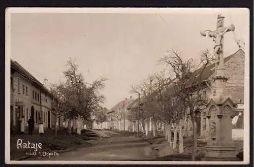 50908 Ansichtskarte Rataje nakl. J. Dopita Straße Kreuz um 1920