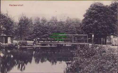 157415 AK Fehrbellin 1918 Badeanstalt Freibad Brücke Wehr