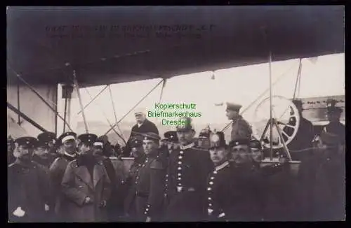 162580 AK Fotokarte Graf Zeppelin im Reichsluftschiff Z Ivordere Gondel m. Major