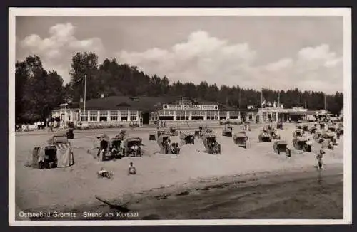 41011 Ansichtskarte Grömitz Ostseebad 1941 Strand am Kursaal