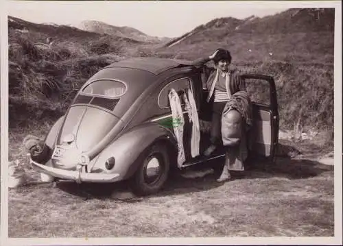 165603 Foto Auto VW Käfer Frau Gebirge Ausfahrt