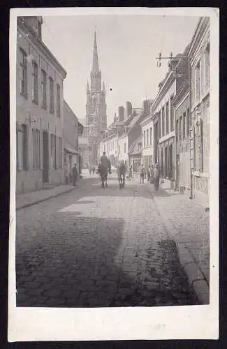 61222 Ansichtskarte Feldpost aus Belgien Fotokarte Straßenansicht 1917