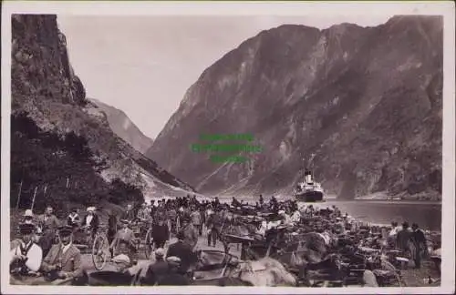 165635 AK Norge Norwegen Gudvangen Nærøyfjord Fotokarte Schiff wartende Kutschen