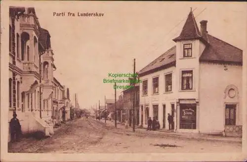 165107 Ansichtskarte Parti fra Lunderskov 1918 Straße Geschäft Jütland