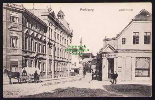 173645 Ansichtskarte Perleberg um 1910 Viehversicherungs Gesellschaft Bäckerstraße Geschäft