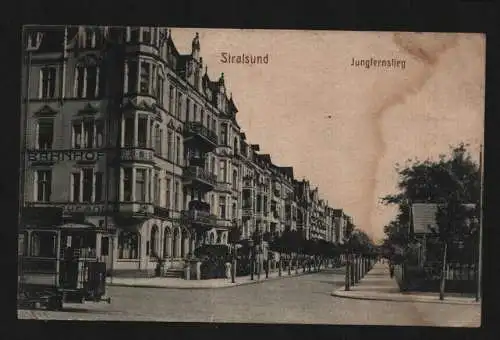 135052 AK Stralsund Jungfernstiegum 1910 mit Bahnhof-Restaurant Straßenbahn