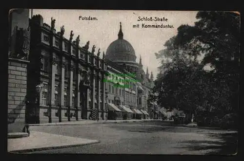 136315 AK Potsdam Schloß Straße mit Kommandantur um 1915