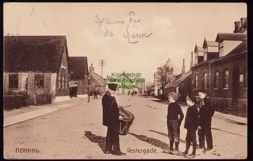 165756 AK Herning Jütland Dänemark 1909 Vestergade Typ mit Trommel Kinder