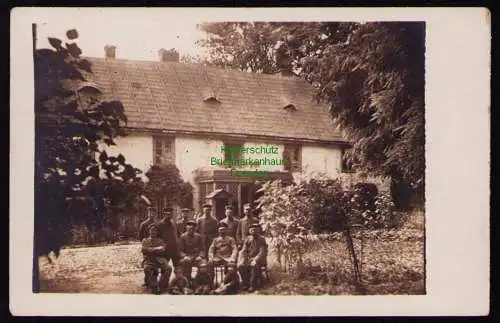 172816 AK Fotokarte Soldaten vor Haus  Remba 1918 ???