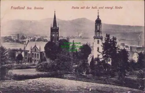 174692 AK Friedland Bez. Breslau um 1910 Partie mit der kath. und evangl. Kirche