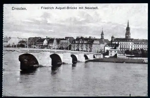 36533 AK Dresden um 1910 Friedrich August Brücke mit Neustadt
