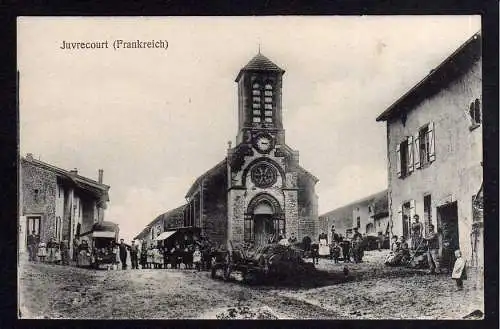 89262 AK Juvrecourt Frankreich Platz Häuser Kirche um 1915