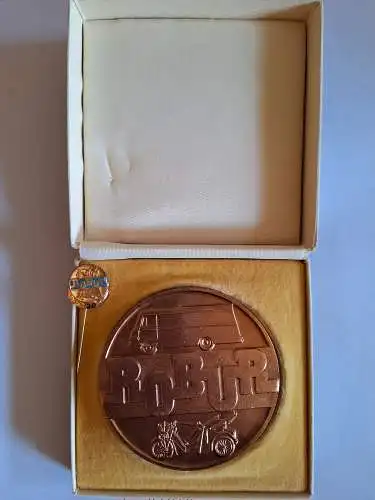B50236 Medaille FÜR LANGJÄHRIGE MITARBEIT ROBUR-WERKE ZITTAU 20 Jahre des VEB