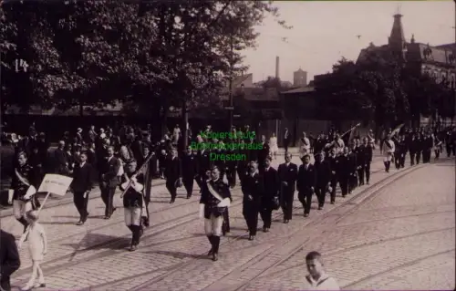 163603 AK Karlsruhe Fotokarte Studentika Festumzug Nr. 32 Akademiker um 1925