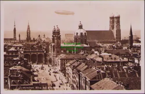 168563 AK München 1939 Blick auf die Feldherrnhalle Fotokarte Zeppelin
