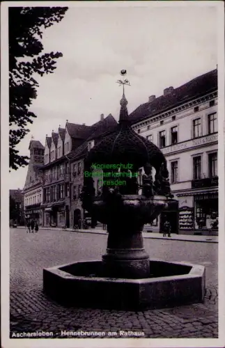 193292 AK Aschersleben 1933 Hennebrunnen am Rathaus