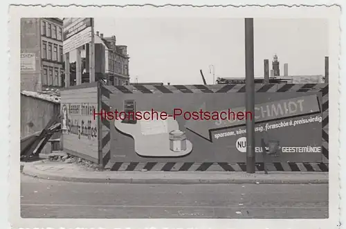 (F13836) Orig. Foto Bremerhaven, Werbe-Wand m. Schütz-Kaffe u. J.G. Schmidt 1950er