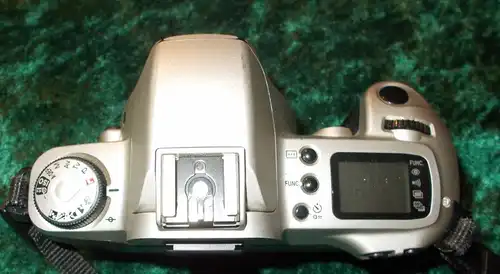 Canon EOS 500 N mit Trageriemen und Bedienungsanleitung Spiegelreflexkamera