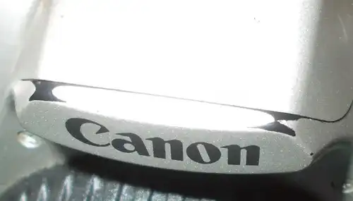 Canon EOS 500 N mit Trageriemen und Bedienungsanleitung Spiegelreflexkamera