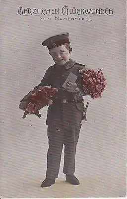 AK PK Jugendstil Kleinkind in Uniform WW1 WK1 Feldgrauer Bub mit Blumen gel 1917