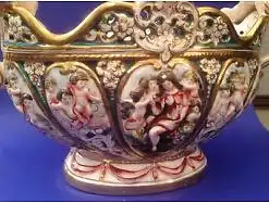 Capodimonte Jardiniere Putos um 1900 14214