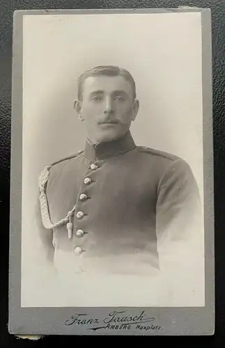 Foto Porträt Soldat Uniform Bart F.Tausch Amberg ca.10,4x6,4cm 402427 TH