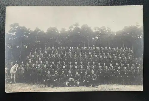 Gruppenaufnahme Soldaten Uniform Pickelhaube Pferd Wald Militär Krieg 402498 TH