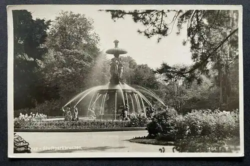 Graz Stadtparkbrunnen Garten Springbrunnen Statue Wald Österreich 402616 TH C