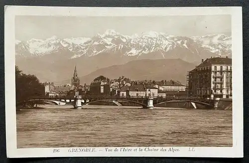 Grenoble Blick Isère Alpenkette Stadt Brücke Gebäude Kirche Frankreich 402623 C