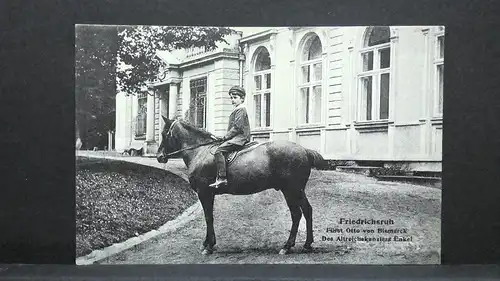 Friedrichsruh Bismarcks Enkel auf Pferd JW 500234 C