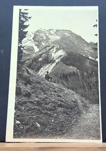 Der Hohe Göll Purtschellerhaus Section Sonneberg Mann in den Bergen JW 650289 C