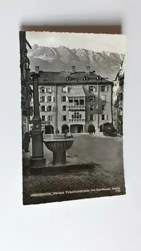 Innsbruck, Herzog Friedrichstrasse mit Goldenem Dachl 11131