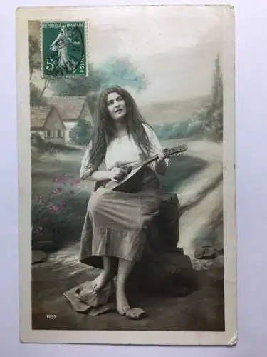 Frau mit Mandoline / Künstlerkarte 30014 TH