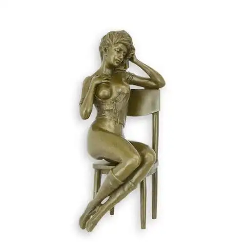 Bronze Skulptur Frau Halbnackt auf Stuhl H 23 L 10,6 NLBE-75