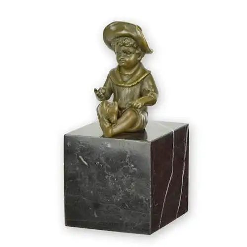 Bronze Skulptur auf Marmor Block Kleiner Junge sitzend NLBE-13