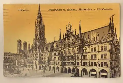 München Marienplatz m Rathaus Mariensäule u Fischbrunnen  82025