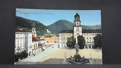 Salzburg Residenzplatz und Glockenspiel Brunnen JW 165448