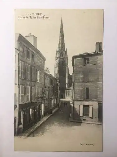 Niort. Flèche de l‘ Eglise Notre- Dame. 527.