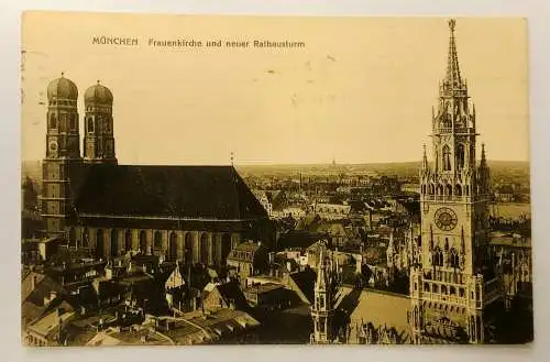 München Frauenkirche und der neuer Rathausturm  82002