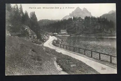 Partie am Misurina See Drei Zinnen Dolomiten Alpen Italien 400903 TH A