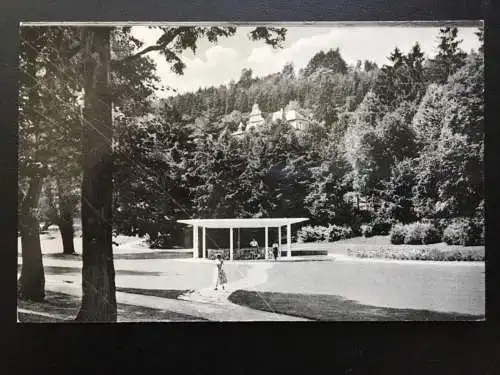 Bad Schwalbach - Stahlbrunnen - Frau im Park 968 TH