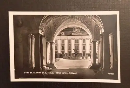 Stift St.Florian Ob.D.Blick Auf Den Stiftshof Ga B