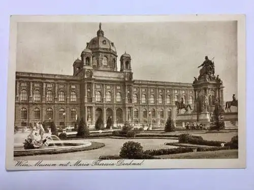 Wien - Wiener Museum mit Maria-Theresia-Denkmal 598