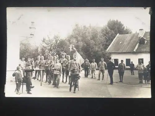 Aufmarsch Soldaten - Zuschauer Vater mit Kind Österreich KuK 270094 TH