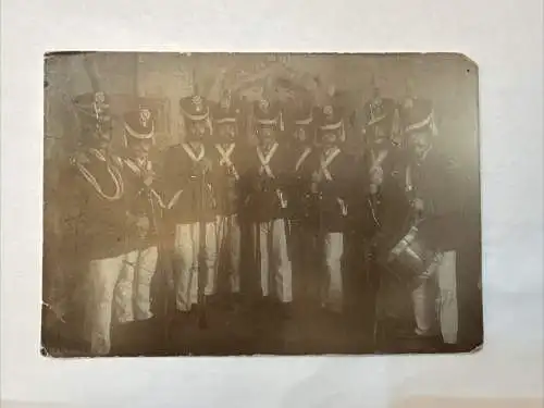 CAB Foto Soldat Uniform Gewehre Bürgerwehr ?  11,5  X 16.5 cm 423992 J